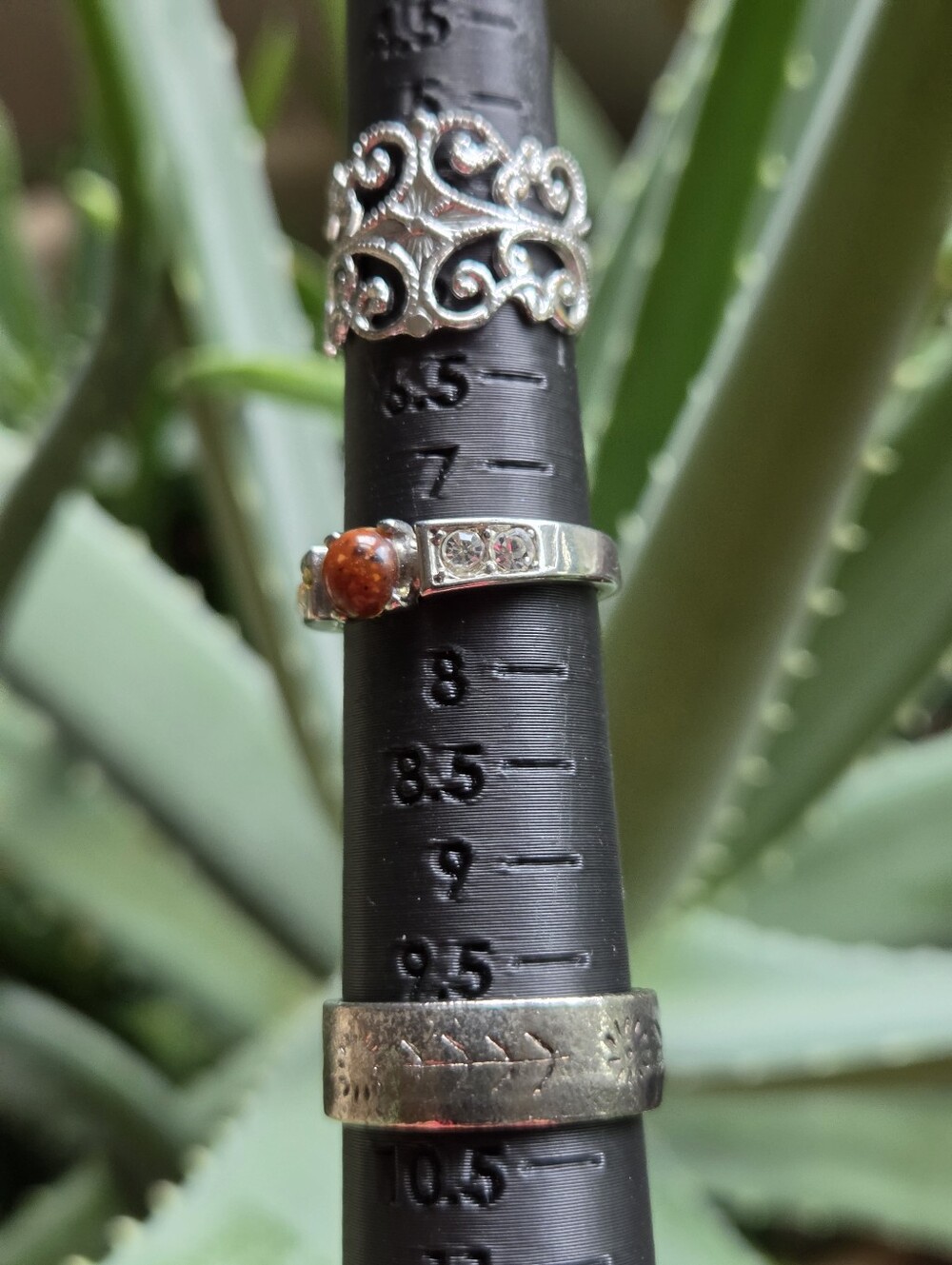 Two Vintage Rings & 1 Modern. - Picture 2 of 7